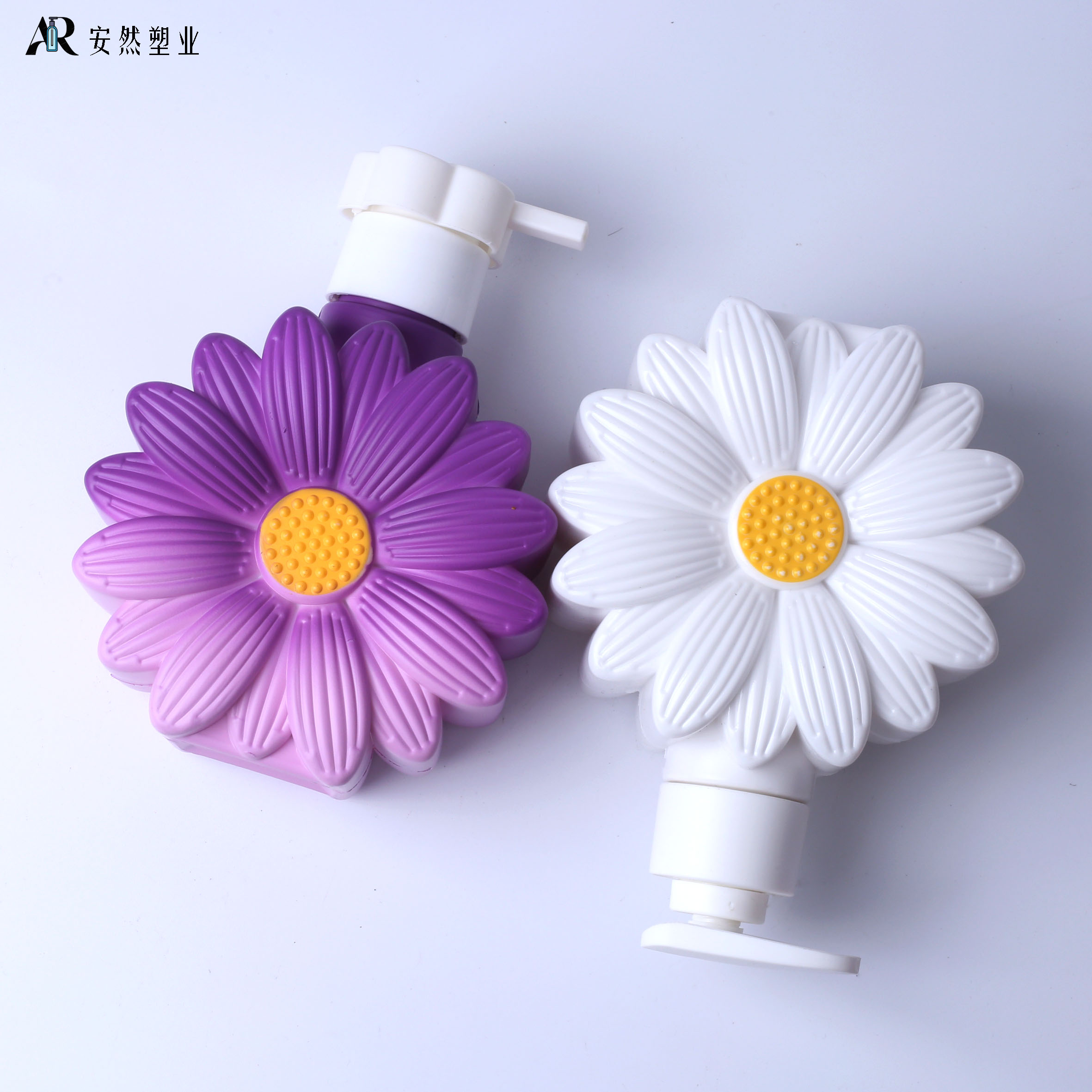 Chrysanthemum-shaped bottle